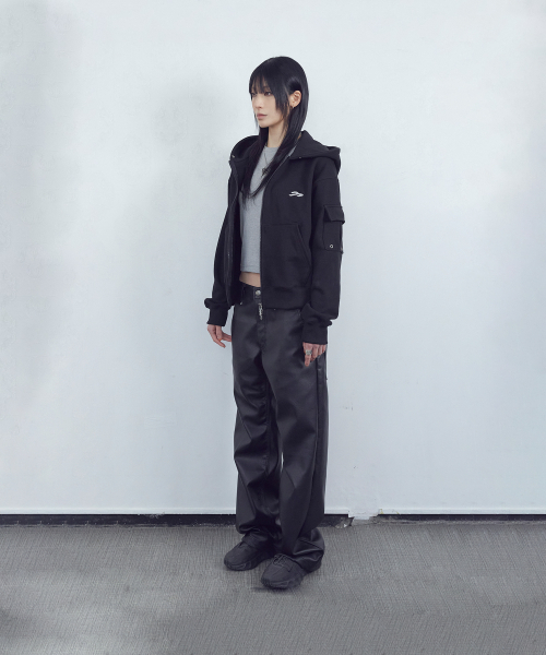 TANSANMAGNESIUM(タンサン マグネシウム)の「セルラノX炭酸サイドポケットフードジップアップ(ブラック)(パーカー・レディース・その他・1/2/3)」の2枚目の写真