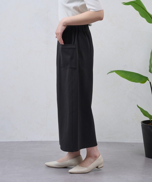 Jena espace merveilleux(ジェナ エスパスメルヴェイユ)の「【WEB限定/伸縮性抜群◎】ストレッチナロースカート(スカート・レディース・アイボリー/ベージュ/ブラック/チャコールグレー・FREE)」の6枚目の写真
