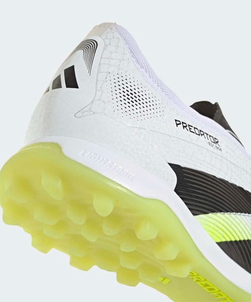 adidas(アディダス)の「プレデター Pro TF / ターフ用(トレーニングシューズ) / Predator Pro Turf Boots / アディダス adidas(スニーカー・メンズ・ホワイト・25.0cm/25.5cm/26.0cm/26.5cm/27.0cm/27.5cm/28.0cm/24.5cm)」の8枚目の写真