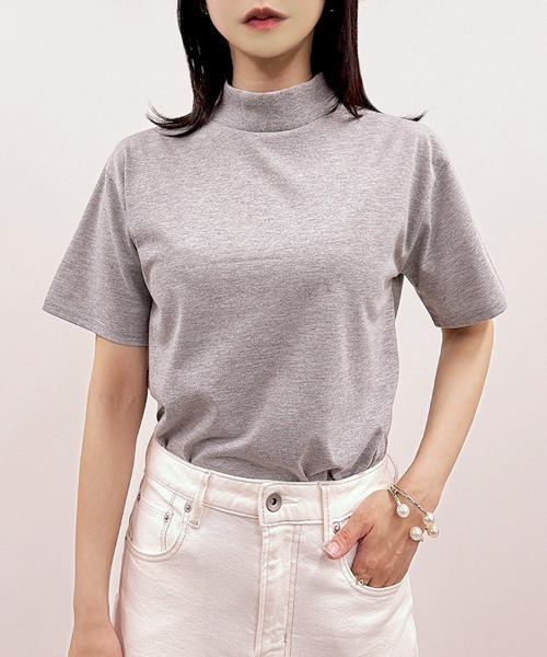 CLOTHY（クロシィ）の「【ジャケットの中にインナーにもgood！】TC天竺プチハイT（Tシャツ/カットソー・レディース・オフホワイト/グレー/ブラック/ブラウン・MEDIUM）」の3枚目の写真