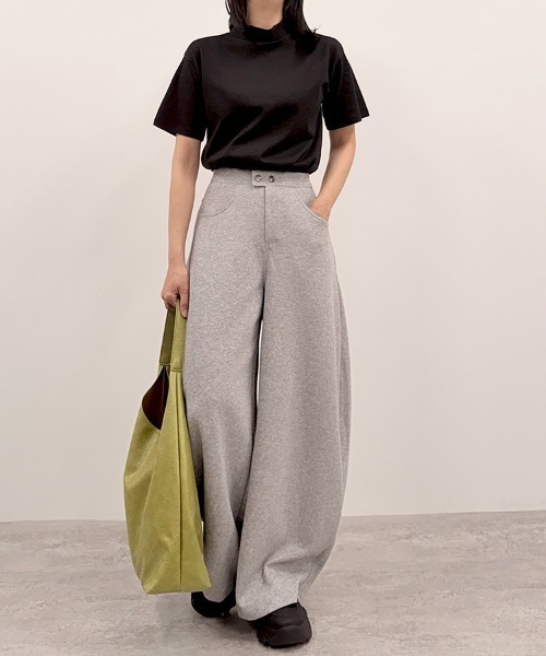 CLOTHY（クロシィ）の「【ジャケットの中にインナーにもgood！】TC天竺プチハイT（Tシャツ/カットソー・レディース・オフホワイト/グレー/ブラック/ブラウン・MEDIUM）」の22枚目の写真