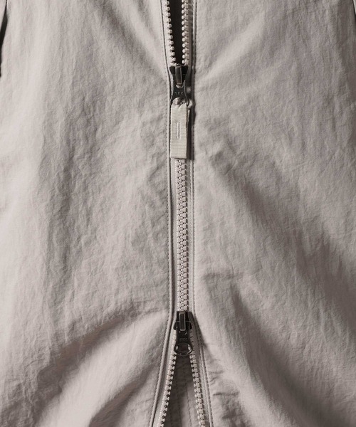 THE NORTH FACE(ザノースフェイス)の「【THE NORTH FACE(ザ・ノース・フェイス)】VERSATILE BLOUSON(ブルゾン・メンズ・ブラック/ベージュ・LARGE/MEDIUM)」の4枚目の写真