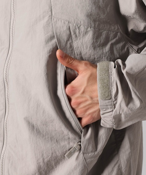 THE NORTH FACE(ザノースフェイス)の「【THE NORTH FACE(ザ・ノース・フェイス)】VERSATILE BLOUSON(ブルゾン・メンズ・ブラック/ベージュ・LARGE/MEDIUM)」の5枚目の写真