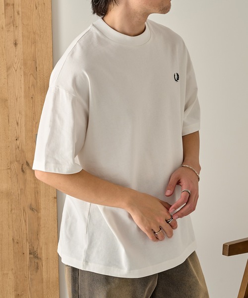 FRED PERRY(フレッドペリー)の「【FRED PERRY】OVERSIZED TSHIRT M3481/オーバーサイズ Tシャツ(Tシャツ/カットソー・メンズ・ブラック/ブラウン/ホワイト・M/S/L)」の14枚目の写真