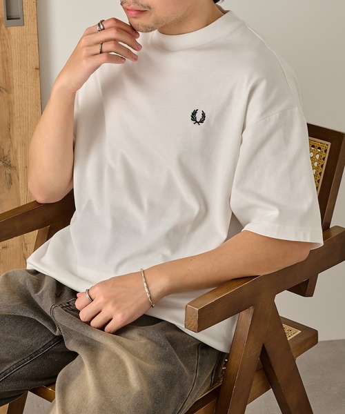 FRED PERRY(フレッドペリー)の「【FRED PERRY】OVERSIZED TSHIRT M3481/オーバーサイズ Tシャツ(Tシャツ/カットソー・メンズ・ブラック/ブラウン/ホワイト・M/S/L)」の13枚目の写真