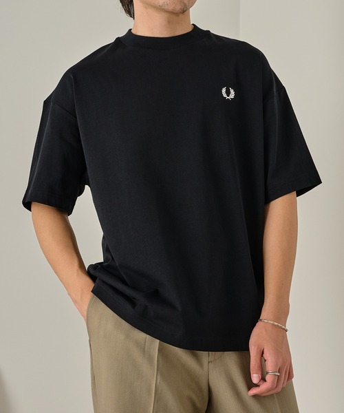 FRED PERRY(フレッドペリー)の「【FRED PERRY】OVERSIZED TSHIRT M3481/オーバーサイズ Tシャツ(Tシャツ/カットソー・メンズ・ブラック/ブラウン/ホワイト・M/S/L)」の6枚目の写真