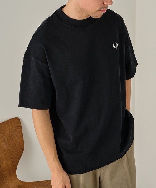 FRED PERRY(フレッドペリー)の「【FRED PERRY】OVERSIZED TSHIRT M3481/オーバーサイズ Tシャツ(Tシャツ/カットソー・メンズ・ブラック/ブラウン/ホワイト・M/S/L)」の5枚目の写真