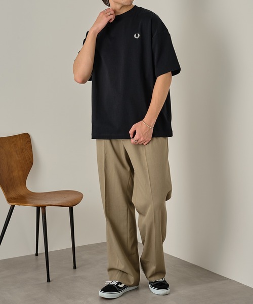 FRED PERRY(フレッドペリー)の「【FRED PERRY】OVERSIZED TSHIRT M3481/オーバーサイズ Tシャツ(Tシャツ/カットソー・メンズ・ブラック/ブラウン/ホワイト・M/S/L)」の9枚目の写真
