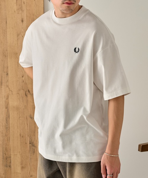 FRED PERRY(フレッドペリー)の「【FRED PERRY】OVERSIZED TSHIRT M3481/オーバーサイズ Tシャツ(Tシャツ/カットソー・メンズ・ブラック/ブラウン/ホワイト・M/S/L)」の11枚目の写真
