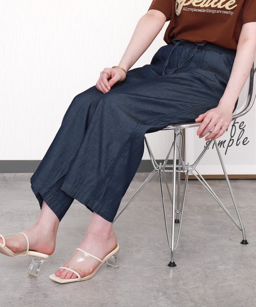 libelle more（リベル モア）の「とろみテンセルデニムベイカーパンツ／イージーパンツ（その他パンツ・レディース・ライトブルー/ブルー/ネイビー・L/M）」の15枚目の写真