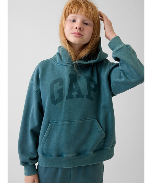 GAP（ギャップ）の「ヴィンテージソフト リラックスフィット GAPロゴパーカー (キッズ)（パーカー・キッズ・グリーン・140cm/130cm/120cm/110cm/160cm/150cm）」の2枚目の写真