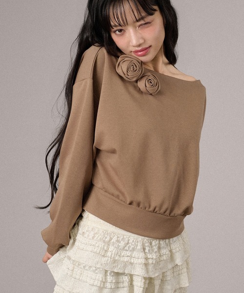 apres jour mignon(アプレジュールミニョン)の「バラモチーフトップス(スウェット・レディース・ブラック/モカ/オフホワイト・LARGE/フリー)」の6枚目の写真