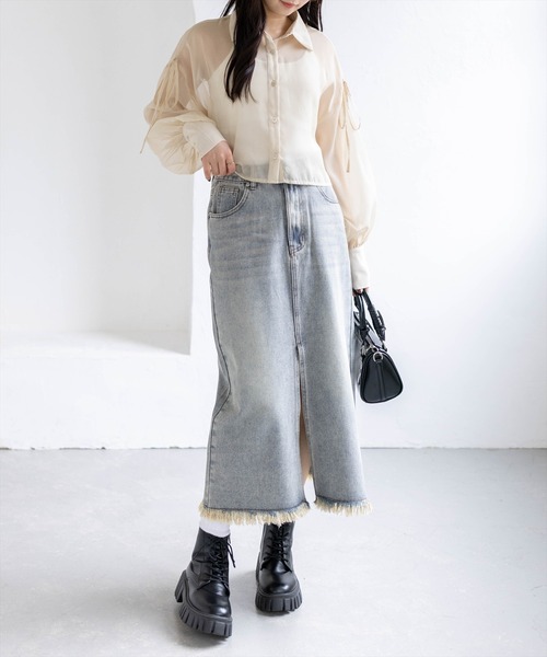 clear（クリア）の「リボン付きショート丈ラメシアーシャツ［骨格ウェーブ/華奢見え/フェミニン］（シャツ/ブラウス・レディース・サックスブルー/グレイッシュベージュ/チャコールグレー/オフホワイト/ベージュ・F）」の6枚目の写真