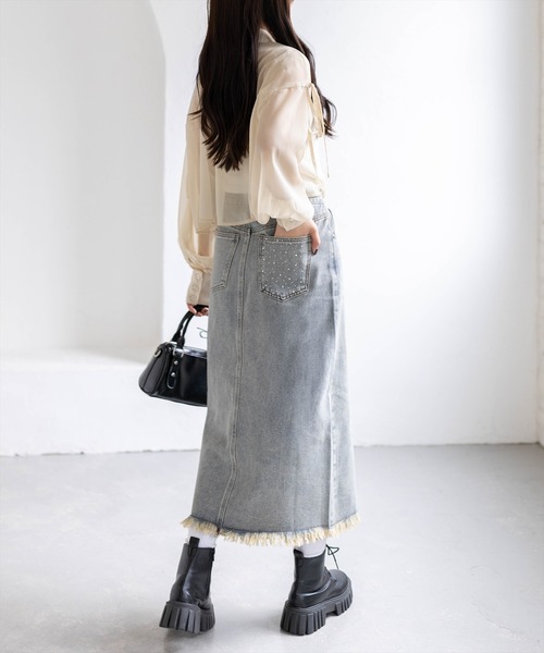 clear（クリア）の「リボン付きショート丈ラメシアーシャツ［骨格ウェーブ/華奢見え/フェミニン］（シャツ/ブラウス・レディース・サックスブルー/グレイッシュベージュ/チャコールグレー/オフホワイト/ベージュ・F）」の7枚目の写真