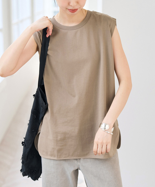 Spick & Span(スピックアンドスパン)の「汗染み防止ファインコットンノースリTシャツ(Tシャツ/カットソー・レディース・ベージュ/ホワイト/ライトグレー/ブラック・FREE)」の1枚目の写真