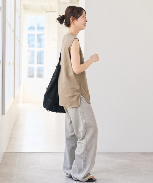 Spick & Span(スピックアンドスパン)の「汗染み防止ファインコットンノースリTシャツ(Tシャツ/カットソー・レディース・ベージュ/ホワイト/ライトグレー/ブラック・FREE)」の5枚目の写真