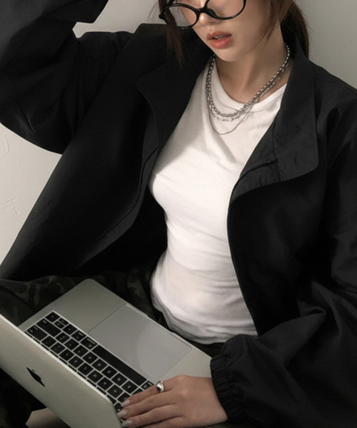 VIVID LADY(ビビッドレディー)の「ハイネック ジップアップ ブルゾン(ブルゾン・レディース・カーキ/ブラック/ライトベージュ・FREE)」の2枚目の写真