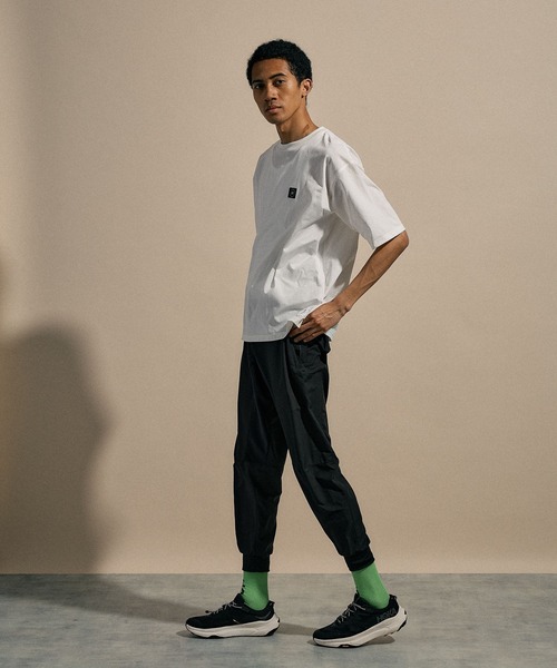 NUMERALS（ヌメラルズ）の「[NUMERALS]ONE POINT T（Tシャツ/カットソー・メンズ・ホワイト/ブラック/グレー・LARGE/MEDIUM）」の6枚目の写真