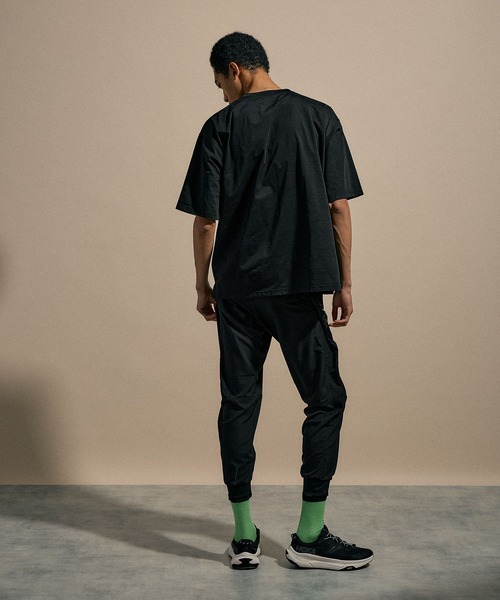 NUMERALS（ヌメラルズ）の「[NUMERALS]ONE POINT T（Tシャツ/カットソー・メンズ・ホワイト/ブラック/グレー・LARGE/MEDIUM）」の17枚目の写真