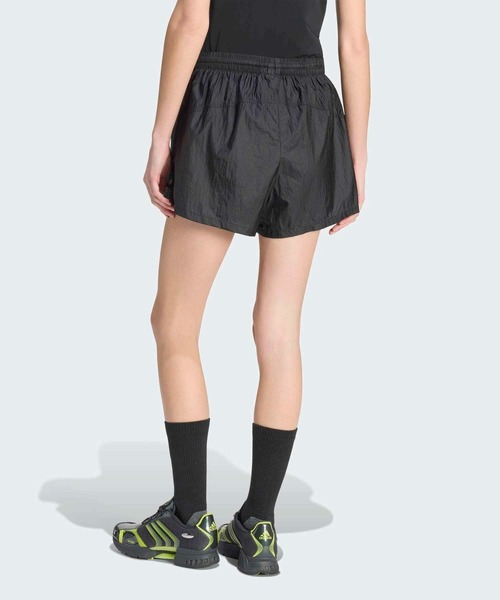 adidas（アディダス）の「EQT ショーツ / ハーフパンツ / アディダスオリジナルス adidas Originals（その他パンツ・レディース・ブラック・XX-LARGE/LARGE/MEDIUM/SMALL/X-LARGE/X-SMALL）」の2枚目の写真