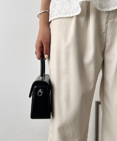 wears(ウェアーズ)の「2wayスクエアショルダーミニバッグ(ショルダーバッグ・レディース・ホワイト/ブラック・FREE)」の18枚目の写真