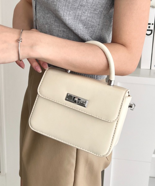 wears(ウェアーズ)の「2wayスクエアショルダーミニバッグ(ショルダーバッグ・レディース・ホワイト/ブラック・FREE)」の6枚目の写真