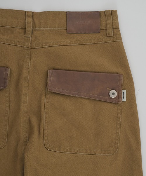 Perushu(ペルーシュ)の「FAKE LEATHER FLAP WIDE WORK PANTS/フェイクレザーフラップワイドワークパンツ(その他パンツ・メンズ・カーキ/ブラウン・LARGE/MEDIUM)」の8枚目の写真