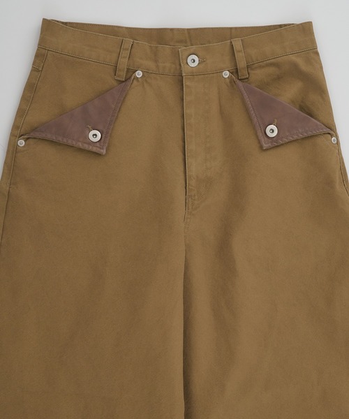 Perushu(ペルーシュ)の「FAKE LEATHER FLAP WIDE WORK PANTS/フェイクレザーフラップワイドワークパンツ(その他パンツ・メンズ・カーキ/ブラウン・LARGE/MEDIUM)」の11枚目の写真