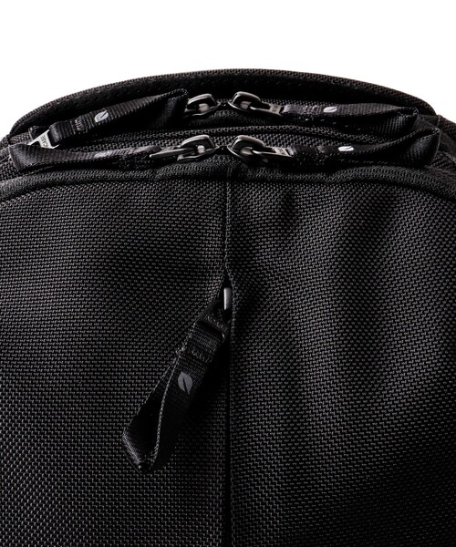 incase(インケース)の「【Incase/インケース】Tracks Backpack 25L(バックパック/リュック・メンズ・ブラック・FREE)」の2枚目の写真