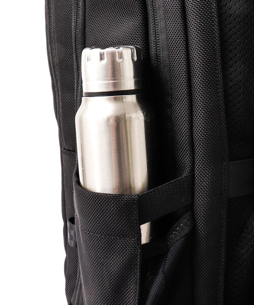 incase(インケース)の「【Incase/インケース】Tracks Backpack 25L(バックパック/リュック・メンズ・ブラック・FREE)」の8枚目の写真