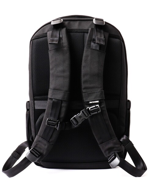 incase(インケース)の「【Incase/インケース】Tracks Backpack 25L(バックパック/リュック・メンズ・ブラック・FREE)」の9枚目の写真