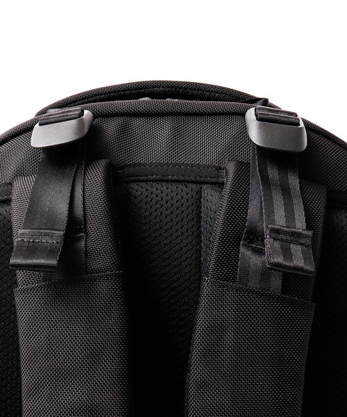 incase(インケース)の「【Incase/インケース】Tracks Backpack 25L(バックパック/リュック・メンズ・ブラック・FREE)」の10枚目の写真