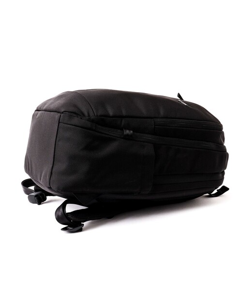 incase(インケース)の「【Incase/インケース】Tracks Backpack 25L(バックパック/リュック・メンズ・ブラック・FREE)」の22枚目の写真