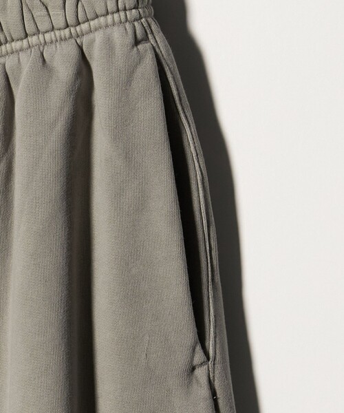 FOG ESSENTIALS(エフオージーエッセンシャルズ)の「<FEAR OF GOD ESSENTIALS>フレア パンツ(スウェットパンツ・メンズ・ブラック/ナチュラル・XS/S/M)」の13枚目の写真