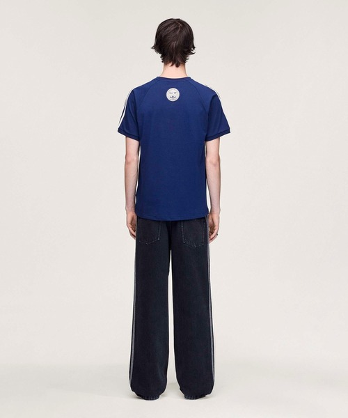 adidas Originals × Oasis ツアースリーストライプス Tシャツ