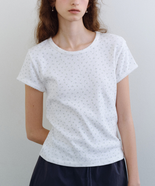 URAGO(ユラーゴ)の「Flower eyelet t-shirt(Tシャツ/カットソー・レディース・オートミール/アイボリー・FREE)」の3枚目の写真