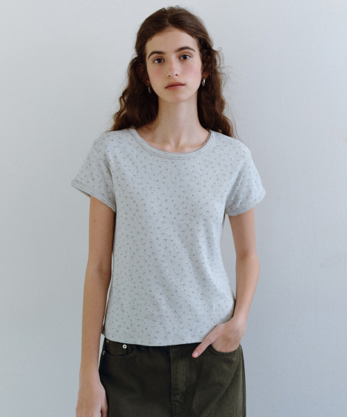 URAGO(ユラーゴ)の「Flower eyelet t-shirt(Tシャツ/カットソー・レディース・オートミール/アイボリー・FREE)」の5枚目の写真