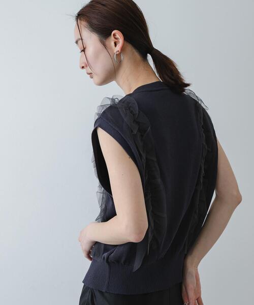 SENSE OF PLACE by URBAN RESEARCH（センスオブプレイスバイアーバンリサーチ）の「『洗濯可』チュールフリルニットベスト（ベスト・レディース・ベージュ/チャコールグレー/ライトブルー・ONE）」の6枚目の写真