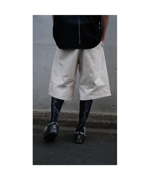 SHINYAKOZUKA(シンヤコヅカ)の「【ZOZO限定】UPCYCLED SHORT BAGGY(その他パンツ・メンズ・ホワイト系その他・X-SMALL)」の6枚目の写真