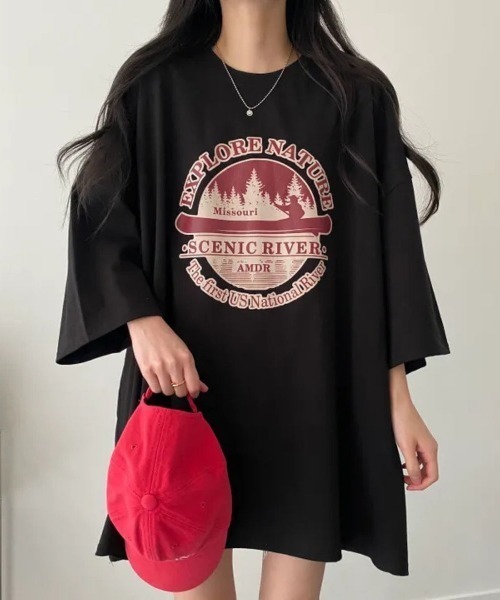 Lips（リップス）の「ゆるっとビッグシルエットで抜け感抜群！アウトドア風プリントカットソー（Tシャツ/カットソー・レディース・グレー/ブラック/ライトグレー・FREE）」の6枚目の写真