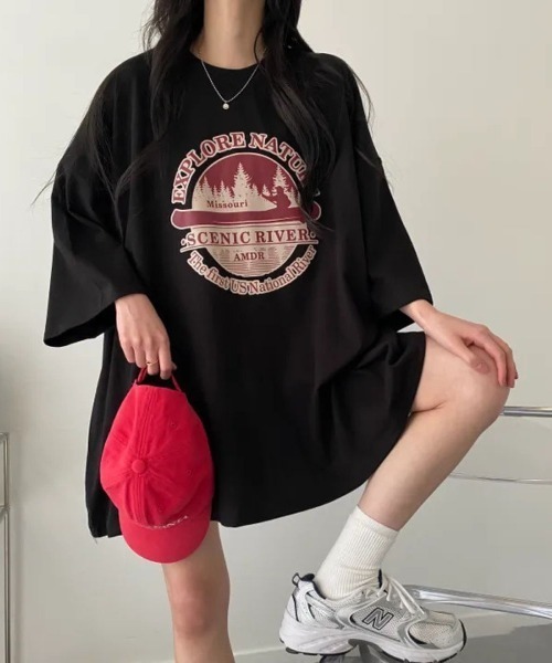 Lips（リップス）の「ゆるっとビッグシルエットで抜け感抜群！アウトドア風プリントカットソー（Tシャツ/カットソー・レディース・グレー/ブラック/ライトグレー・FREE）」の9枚目の写真