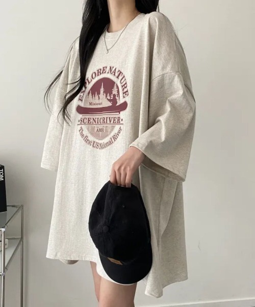 Lips（リップス）の「ゆるっとビッグシルエットで抜け感抜群！アウトドア風プリントカットソー（Tシャツ/カットソー・レディース・グレー/ブラック/ライトグレー・FREE）」の17枚目の写真