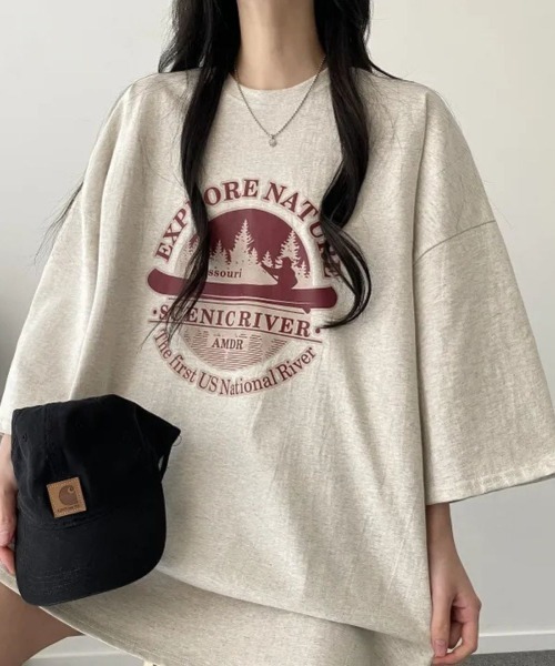 Lips（リップス）の「ゆるっとビッグシルエットで抜け感抜群！アウトドア風プリントカットソー（Tシャツ/カットソー・レディース・グレー/ブラック/ライトグレー・FREE）」の18枚目の写真