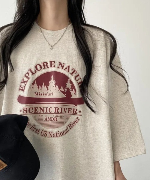 Lips（リップス）の「ゆるっとビッグシルエットで抜け感抜群！アウトドア風プリントカットソー（Tシャツ/カットソー・レディース・グレー/ブラック/ライトグレー・FREE）」の19枚目の写真
