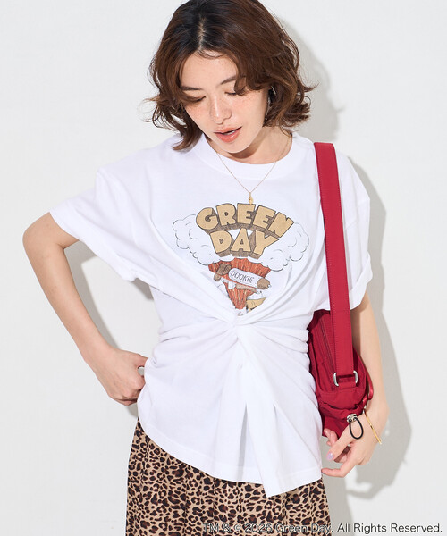 FREAK'S STORE(フリークスストア)の「GOOD ROCK SPEED/グッドロックスピード GREENDAY T-SHIRT/ロックTシャツ/グリーンデイ(Tシャツ/カットソー・レディース・チャコールグレー/ブラウン/ホワイト・フリ-)」の1枚目の写真