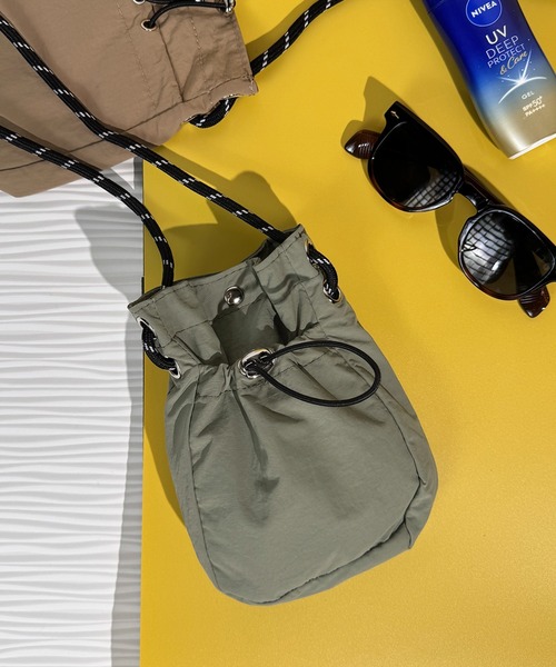 CALIFORNIA OUTFITTERS(カリフォルニア アウトフィッターズ)の「4E65-NK ミニショルダーバッグ(ショルダーバッグ・レディース・ホワイト/ベージュ/イエロー/ブラック/カーキ・ONESIZE)」の1枚目の写真
