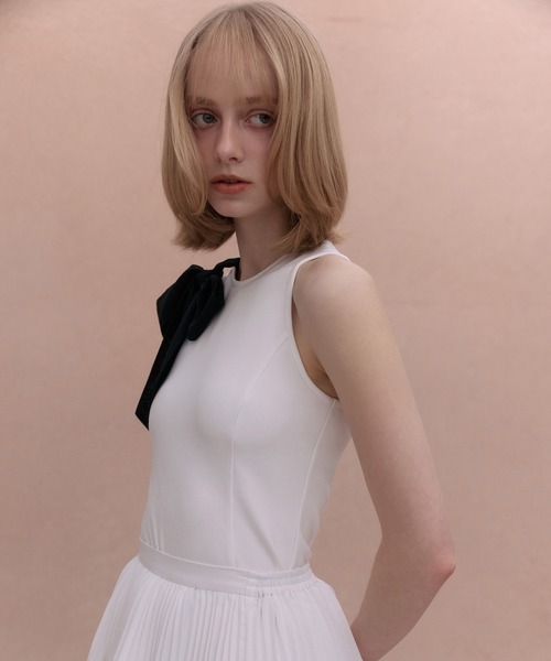 EIMY ISTOIRE(エイミーイストワール)の「2WAY RIBBON SLIT TANK(Tシャツ/カットソー・レディース・グレー/ブラック/ホワイト・F)」の5枚目の写真
