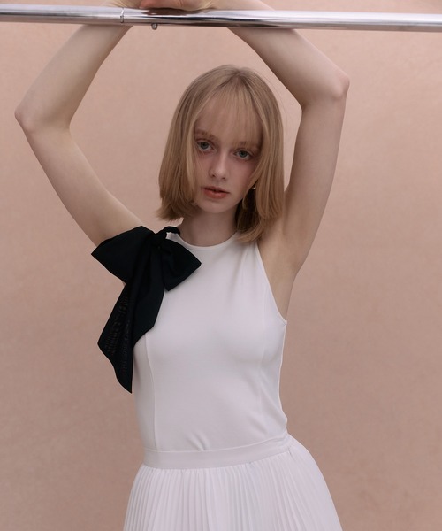 EIMY ISTOIRE(エイミーイストワール)の「2WAY RIBBON SLIT TANK(Tシャツ/カットソー・レディース・グレー/ブラック/ホワイト・F)」の8枚目の写真