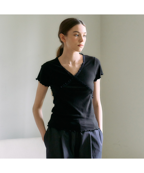 Ellioti(エリオティ)の「Arin Lace Half Ts_3Color(Tシャツ/カットソー・レディース・グレー/ブラック/ホワイト・FREE)」の2枚目の写真