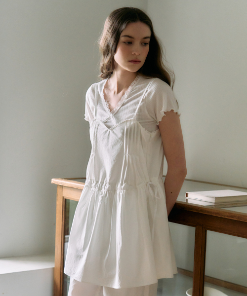 Ellioti(エリオティ)の「Arin Lace Half Ts_3Color(Tシャツ/カットソー・レディース・グレー/ブラック/ホワイト・FREE)」の5枚目の写真